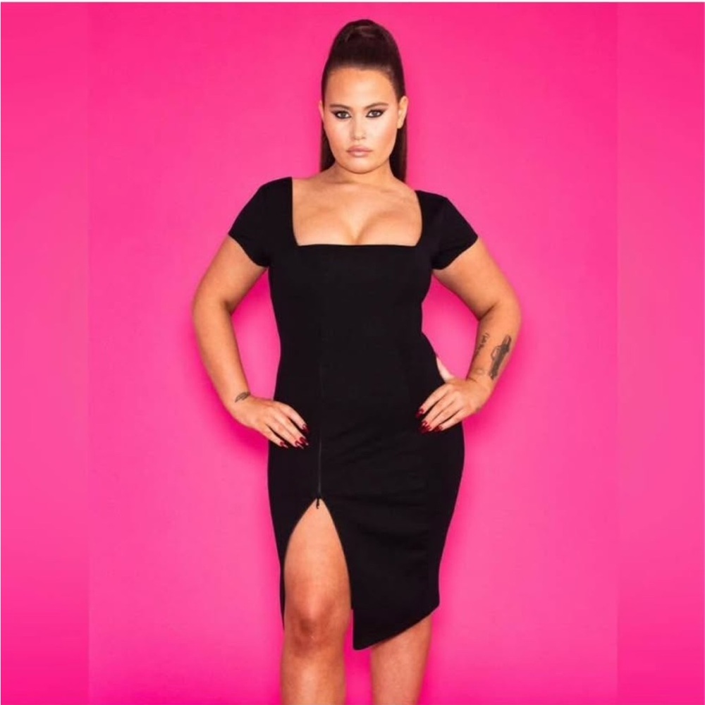 TAЗ SQUAREY SS DRESS Square Neck Black Bodycon Dress with Front Zip Detail
